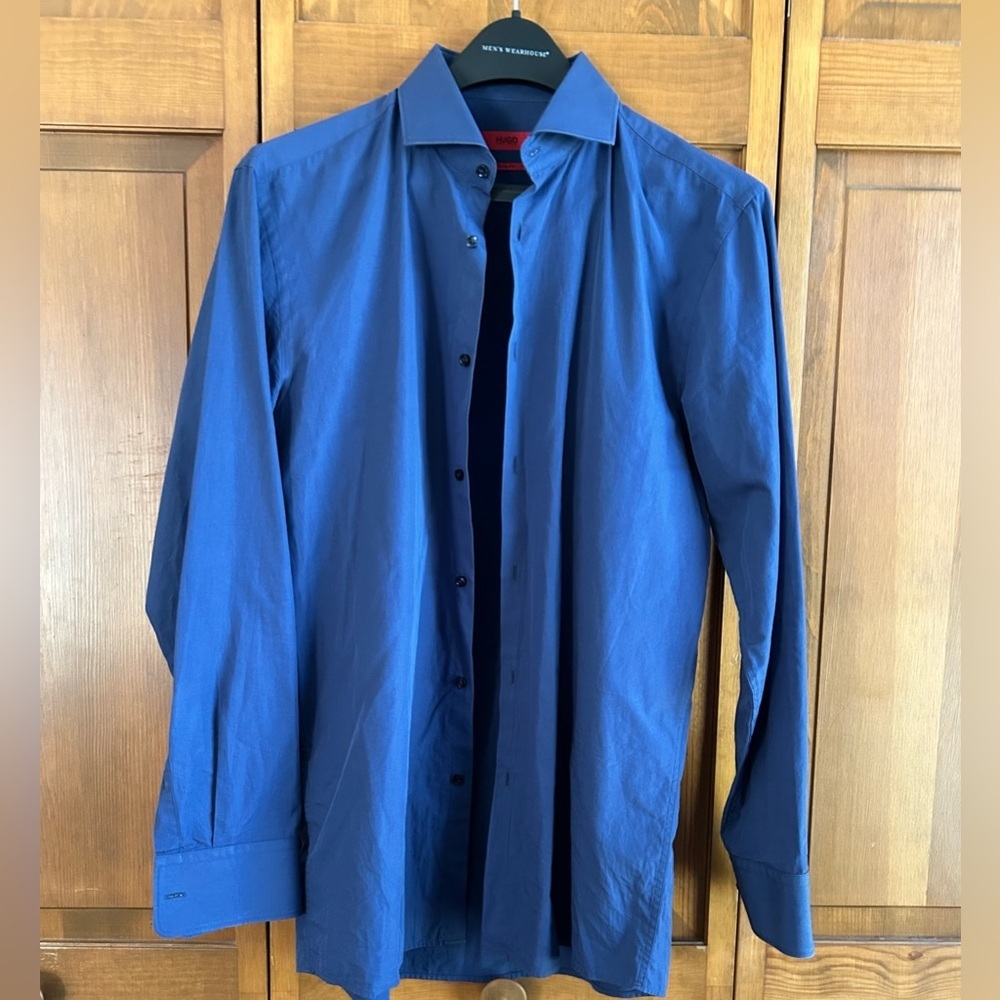Hugo Boss men’s blue sz 15 1/2 neck, 32-33 sleeve button down Sharp Fit Shirt
